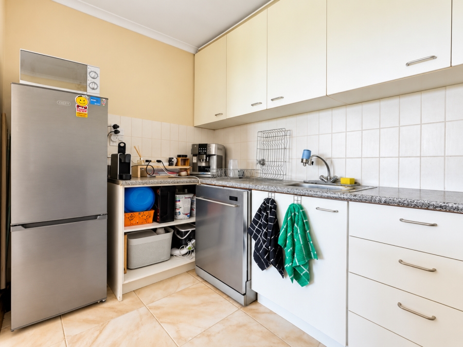 To Let 3 Bedroom Property for Rent in Zonnebloem Western Cape